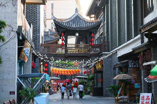 滨西小镇,悠然岁月里的诗意栖息地